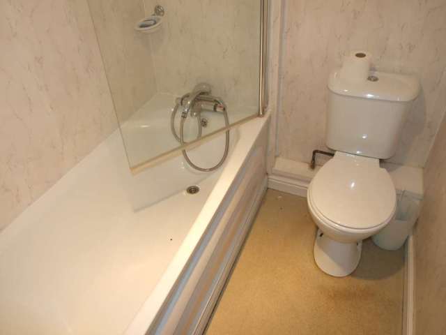  Image of 3 Bedroom Flat to rent at Penarth Road Grangetown Cardiff, CF11 6JU