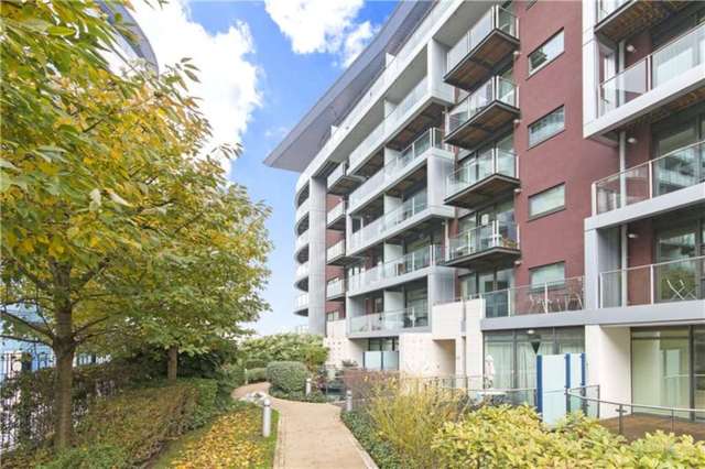  Image of 2 Bedroom Apartment to rent at Queenstown Road  London, SW8 4NN