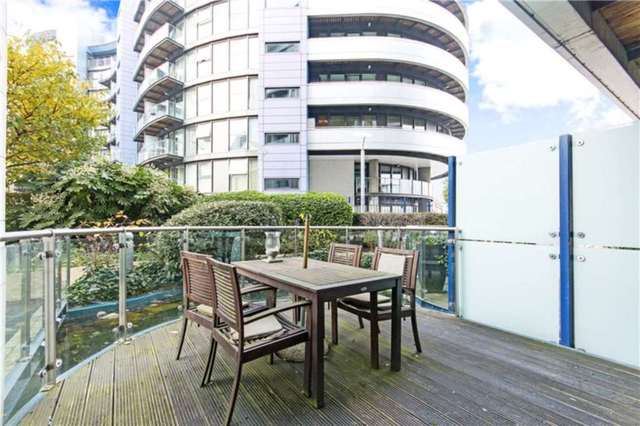  Image of 2 Bedroom Apartment to rent at Queenstown Road  London, SW8 4NN
