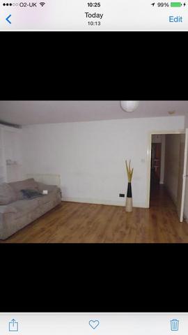  Image of 3 Bedroom Flat to rent at Surrey quays  London, SE16 2AD