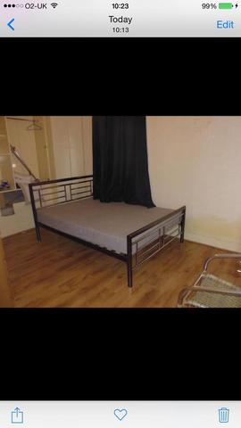  Image of 3 Bedroom Flat to rent at Surrey quays  London, SE16 2AD