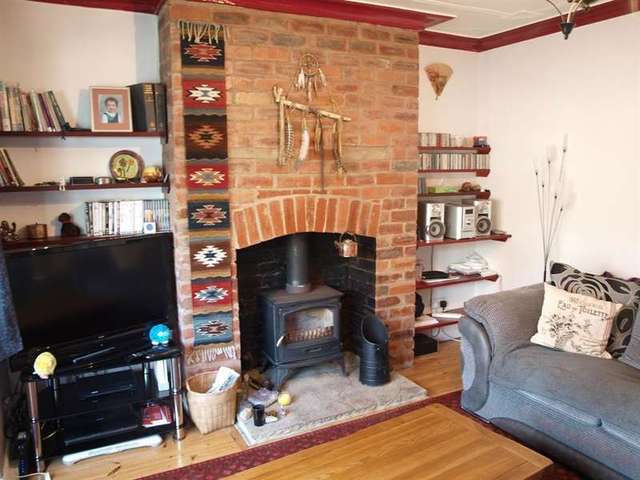  Image of 3 Bedroom Semi-Detached for sale at Leeds  Chapel Allerton, LS7 4JF