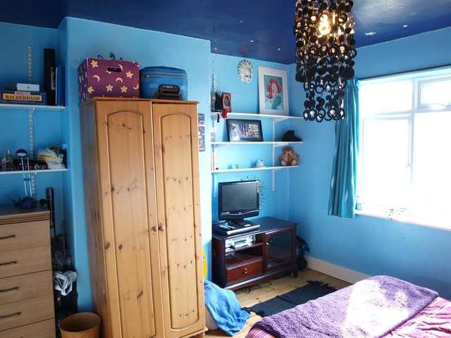  Image of 3 Bedroom Semi-Detached for sale at Leeds  Chapel Allerton, LS7 4JF