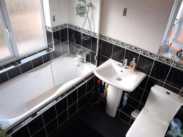  Image of 3 Bedroom Semi-Detached for sale at Leeds  Chapel Allerton, LS7 4JF
