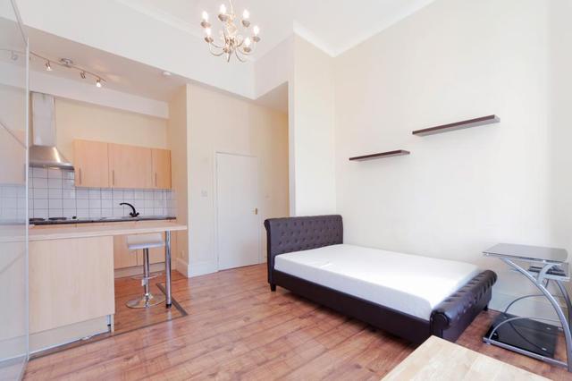  Image of Studio to rent at Russell Road  Kensington, W14 8HU