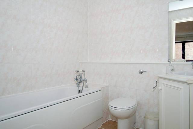  Image of 2 Bedroom Ground Flat to rent at Sailmakers Court  William Morris Way, SW6 2UX