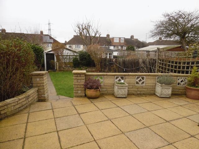  Image of Property to rent at Morden, SM4 4RF