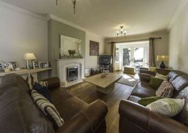  Image of 4 Bedroom Detached for sale at Showell Lane  Wolverhampton, WV4 4TZ