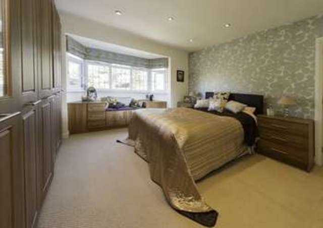  Image of 4 Bedroom Detached for sale at Showell Lane  Wolverhampton, WV4 4TZ