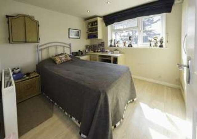  Image of 4 Bedroom Detached for sale at Showell Lane  Wolverhampton, WV4 4TZ