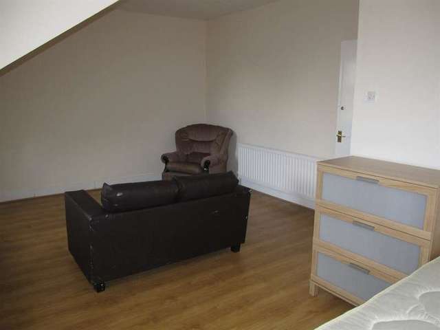  Image of Studio to rent at Heaton  Newcastle upon Tyne, NE6 5JX