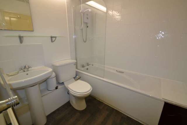  Image of 2 Bedroom Apartment for sale at Spath Road Didsbury Manchester, M20 2GA