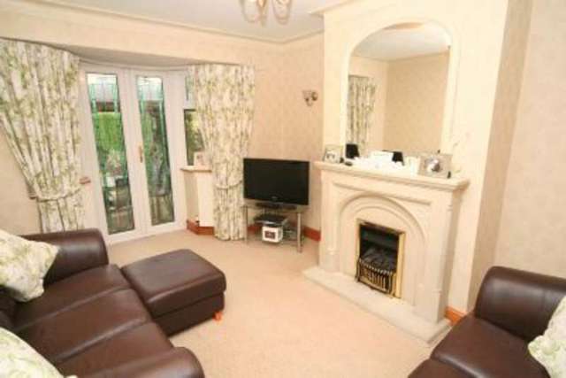  Image of 4 Bedroom Semi-Detached to rent at Altrincham, WA15 6HG