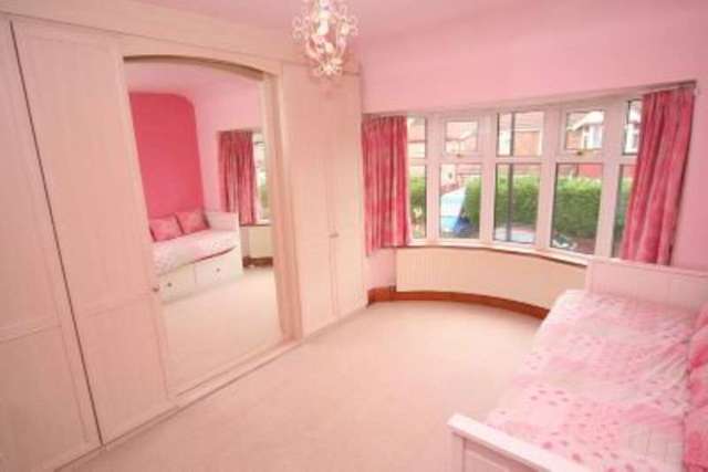  Image of 4 Bedroom Semi-Detached to rent at Altrincham, WA15 6HG