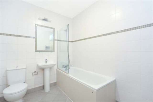  Image of 1 Bedroom Flat to rent at London, W10 6LH