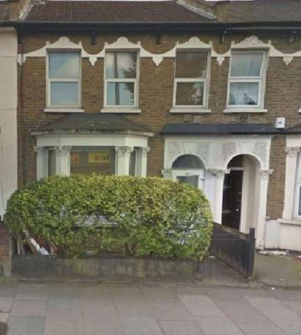 Image of 1 Bedroom Maisonette to rent at Staines Road  Hounslow, TW3 3LF