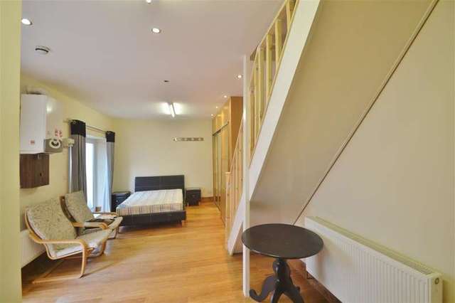  Image of Studio to rent at West Hill, SW18 5PU