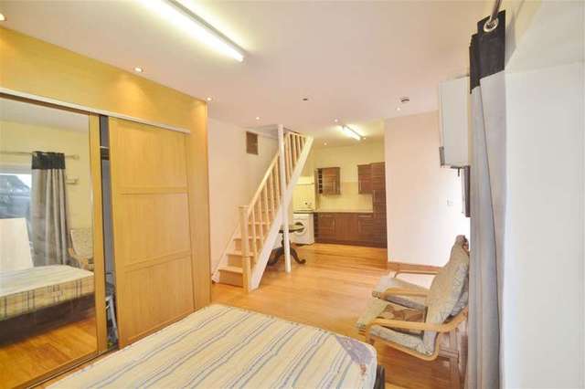 Image of Studio to rent at West Hill, SW18 5PU
