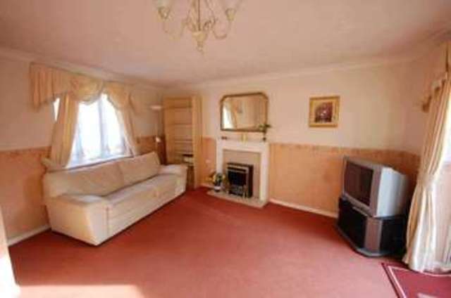  Image of 3 Bedroom Property to rent at Swallows Croft Reading Reading, RG1 6EH
