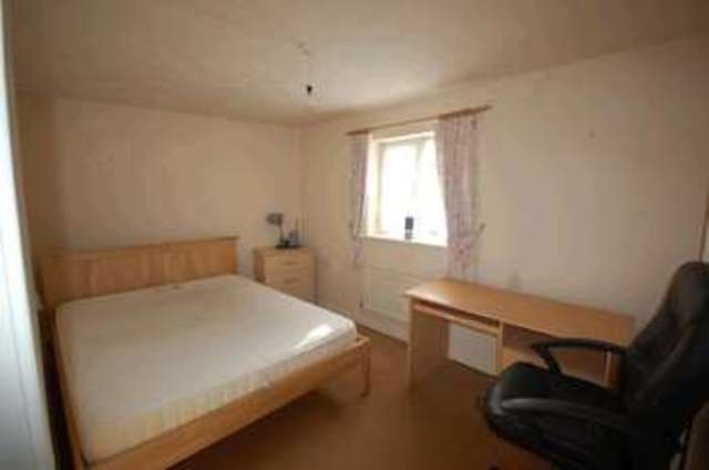  Image of 3 Bedroom Property to rent at Swallows Croft Reading Reading, RG1 6EH
