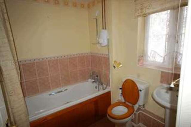  Image of 3 Bedroom Property to rent at Swallows Croft Reading Reading, RG1 6EH