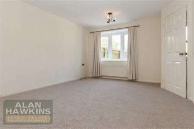  Image of 3 Bedroom Property for sale at Lineacre Close Swindon Swindon, SN5 6DA