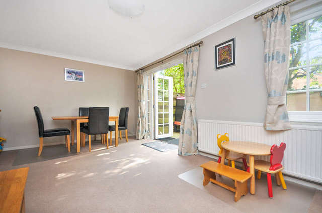  Image of 4 Bedroom Town House to rent at Surrey  Kingston Upon Thames, KT2 7PT