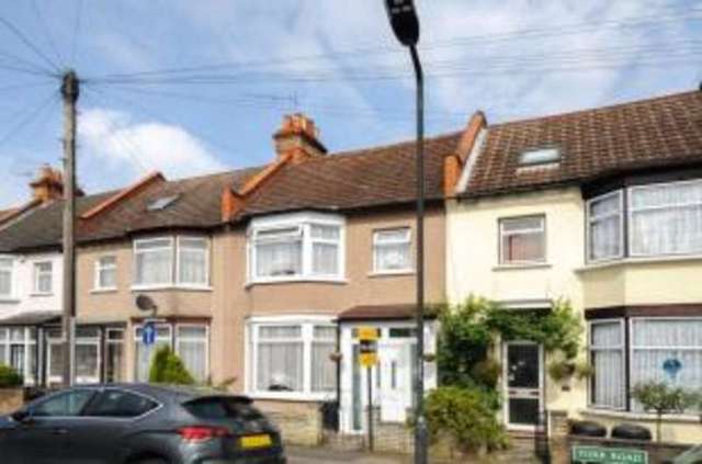  Image of 3 Bedroom Terraced for sale at London  Penge, SE20 7PS