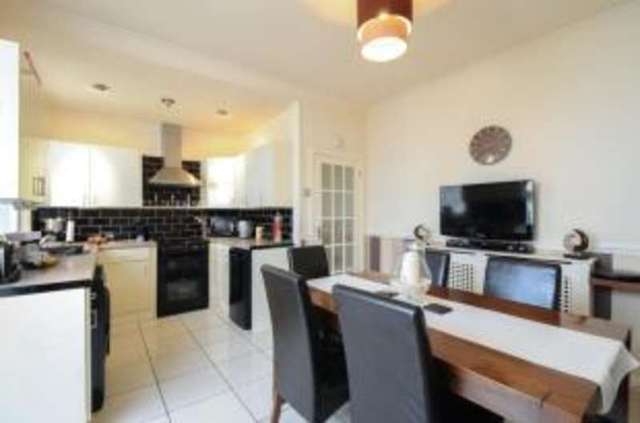  Image of 3 Bedroom Terraced for sale at London  Penge, SE20 7PS