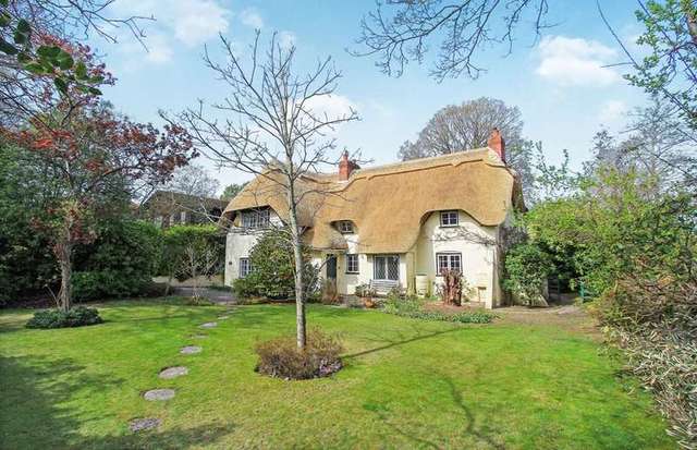  Image of 5 Bedroom Detached for sale at 97 Manor Road  Verwood, BH31 6DT