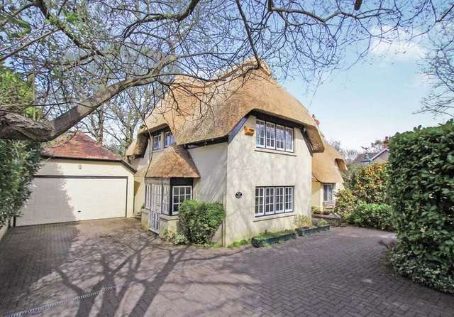 Image of 5 Bedroom Detached for sale at 97 Manor Road  Verwood, BH31 6DT