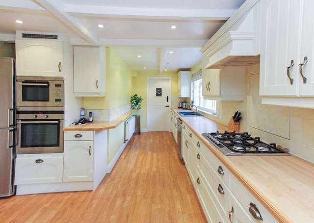  Image of 5 Bedroom Detached for sale at 97 Manor Road  Verwood, BH31 6DT