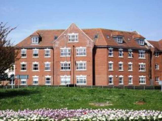  Image of 2 Bedroom Flat for sale at Ongar Essex Chipping Ongar, CM5 0BW