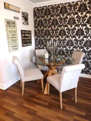  Image of 2 Bedroom Flat for sale at Ongar Essex Chipping Ongar, CM5 0BW