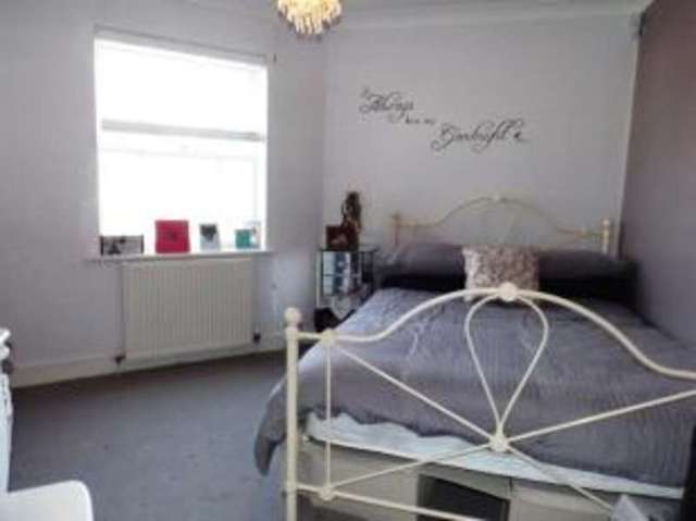  Image of 2 Bedroom Flat for sale at Ongar Essex Chipping Ongar, CM5 0BW
