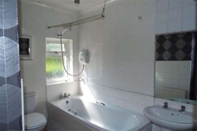  Image of 2 Bedroom Detached to rent at Warwick, CV34 5BA