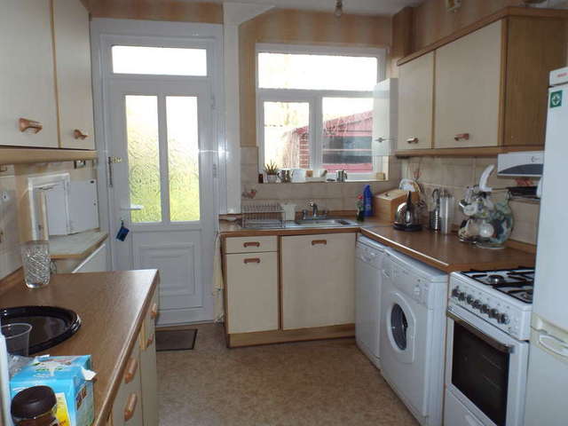  Image of 3 Bedroom Semi-Detached for sale at Bennetthorpe Doncaster Bessacarr, DN4 5EX