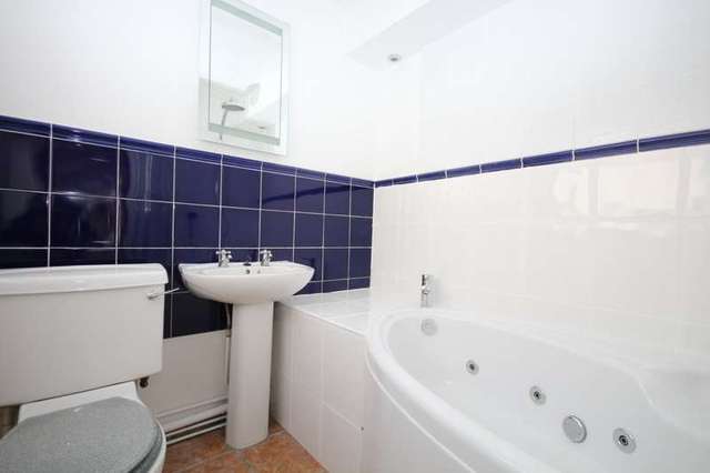  Image of 2 Bedroom Terraced to rent at Henley-On-Thames, RG9 2EA
