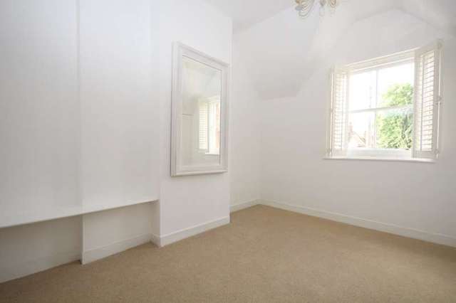  Image of 2 Bedroom Terraced to rent at Henley-On-Thames, RG9 2EA