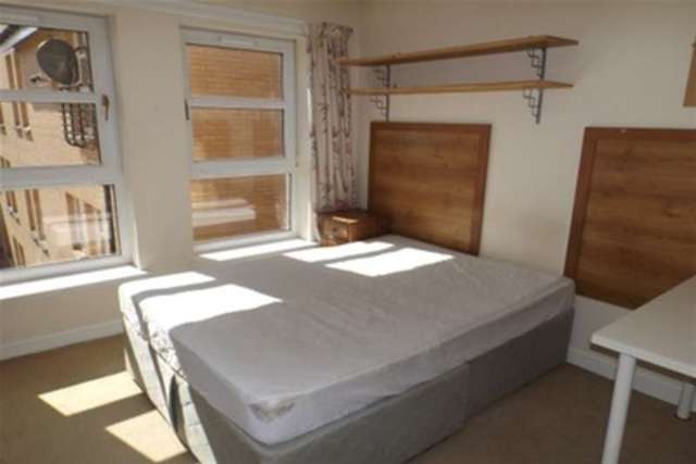  Image of 2 Bedroom Flat to rent at Glasgow, G3 8SW
