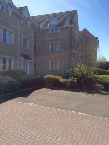  Image of 2 Bedroom Flat for sale at Walnut Close Laindon BASILDON, SS15 4DS