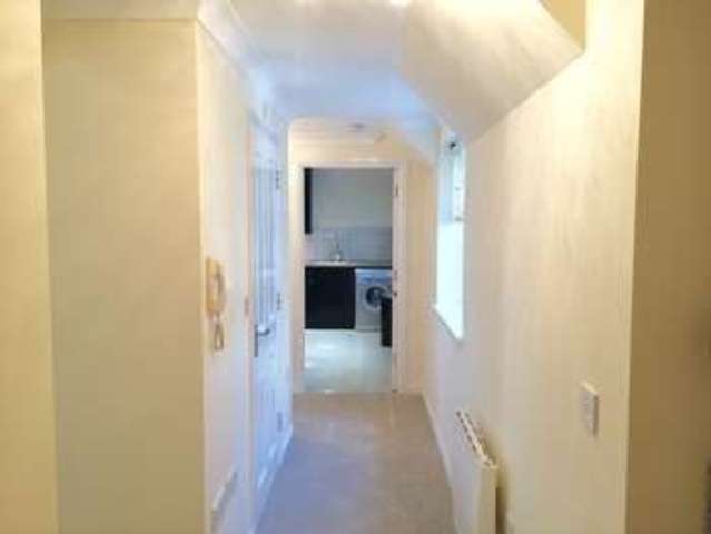  Image of 2 Bedroom Flat for sale at Walnut Close Laindon BASILDON, SS15 4DS