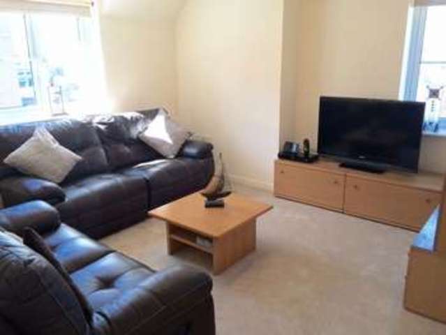  Image of 2 Bedroom Flat for sale at Walnut Close Laindon BASILDON, SS15 4DS