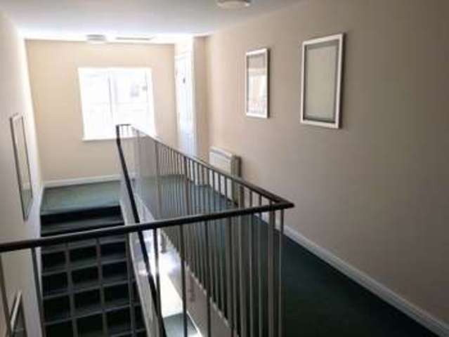  Image of 2 Bedroom Flat for sale at Walnut Close Laindon BASILDON, SS15 4DS
