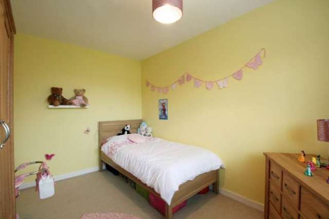  Image of 2 Bedroom Ground Flat for sale at Chisholm Place  Grangemouth, FK3 8PB