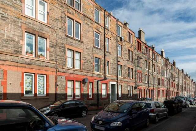  Image of 2 Bedroom Flat for sale at Hawthornvale  Edinburgh, EH6 4JW