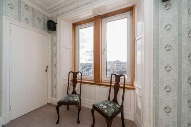  Image of 2 Bedroom Flat for sale at Hawthornvale  Edinburgh, EH6 4JW