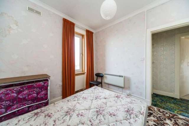  Image of 2 Bedroom Flat for sale at Hawthornvale  Edinburgh, EH6 4JW