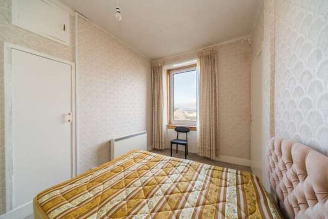  Image of 2 Bedroom Flat for sale at Hawthornvale  Edinburgh, EH6 4JW