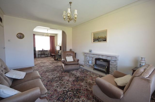 Image of 2 Bedroom Detached for sale at Pine Crescent  Poulton-Le-Fylde, FY6 8EB